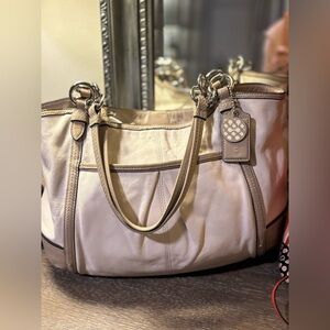 ✨Live Show Listing✨ Coach Leather Shoulder Bag